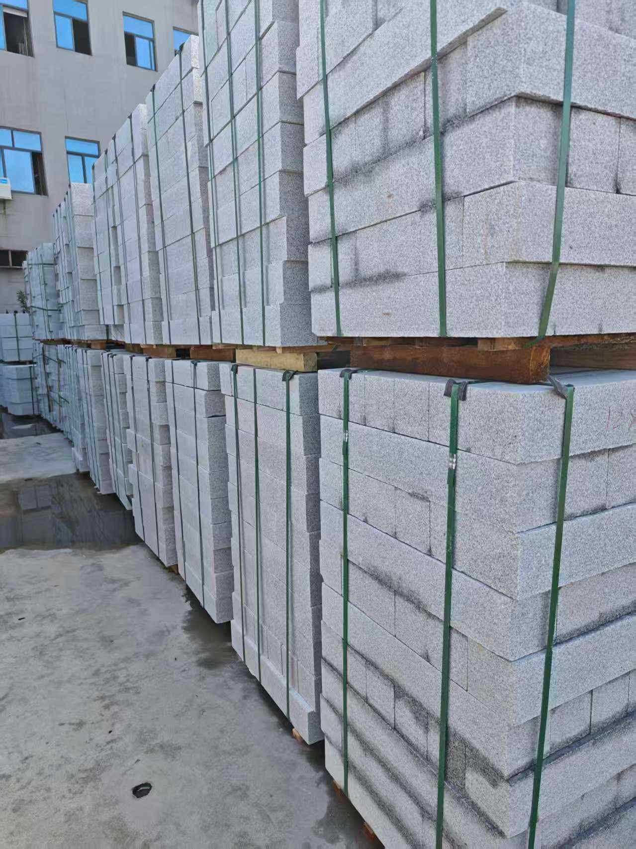 绥化芝麻白路牙石，路侧石